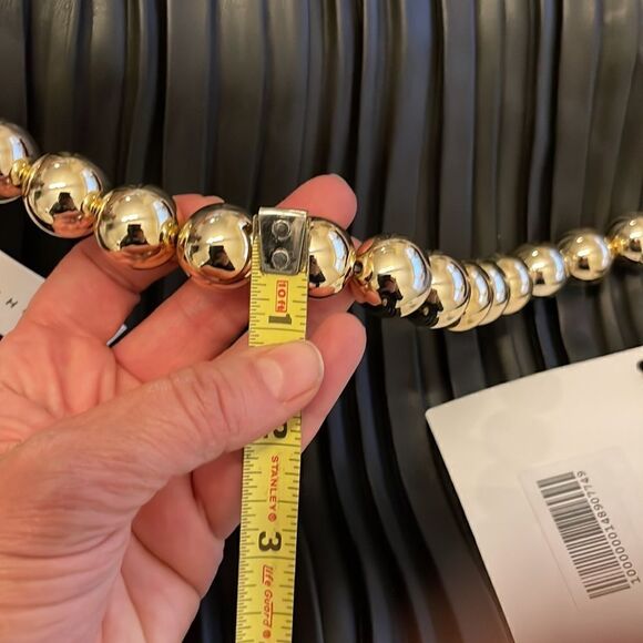 TOPSHOP ELEGANT VEGAN HANDBAG WITH BOLD GOLD DETAIL THAT SWINGS ACROSS B… - Picture 10 of 10